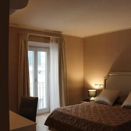 Hotel Centrale 호텔 올비아