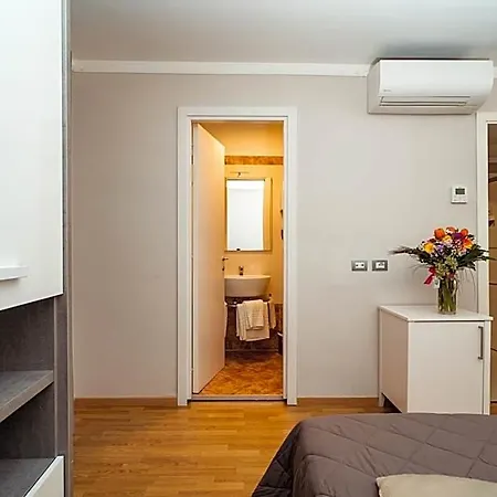 מלון Hotel Centrale 4*