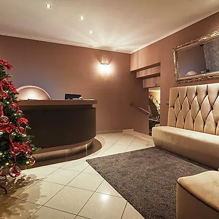 Hotel Centrale מלון אולביה