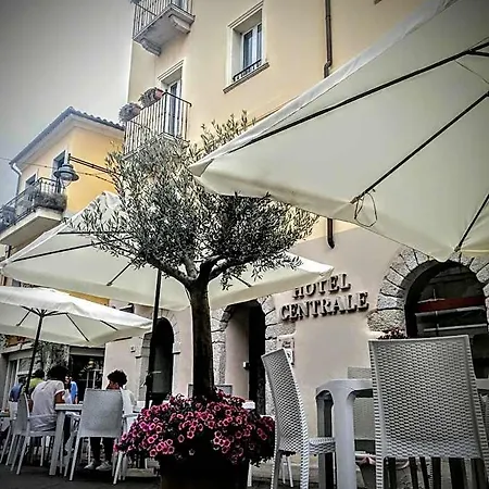 Hotel Centrale אולביה