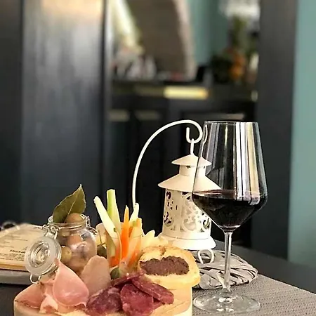 Hotel Centrale מלון